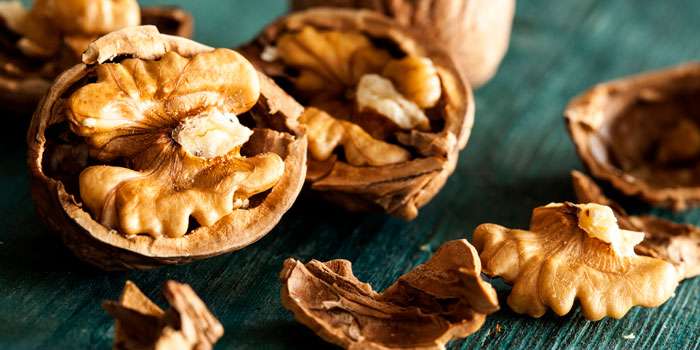Грецкий орех. Питательные свойства ореха для организма.